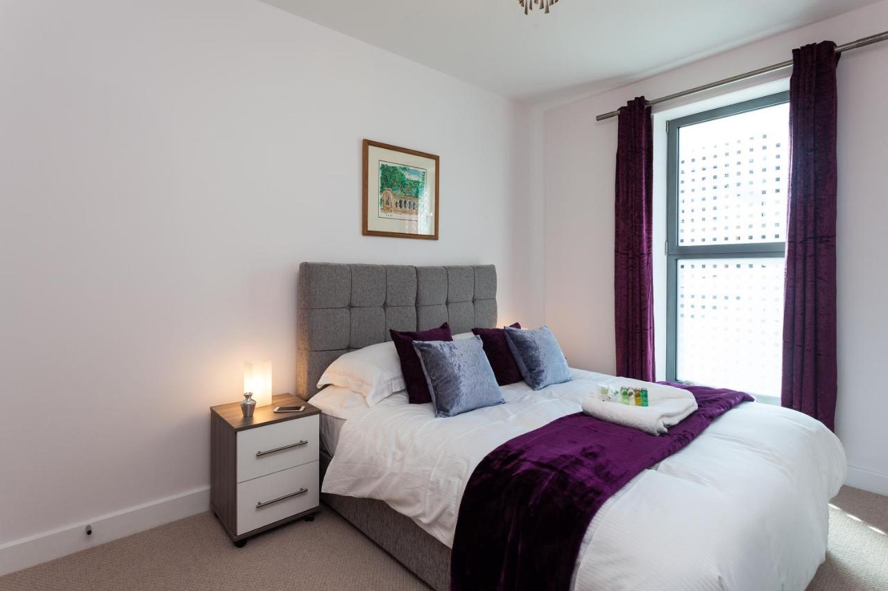 Self-Contained Town Centre One Bedroom Apartments By Helmswood Serviced Apartments Редхил Екстериор снимка