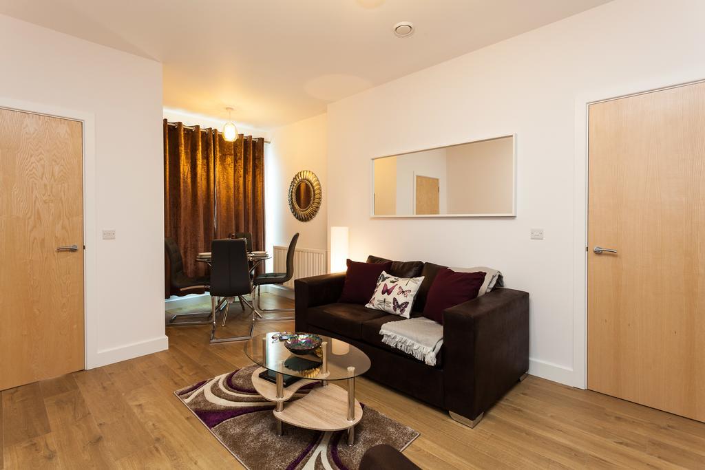 Self-Contained Town Centre One Bedroom Apartments By Helmswood Serviced Apartments Редхил Екстериор снимка