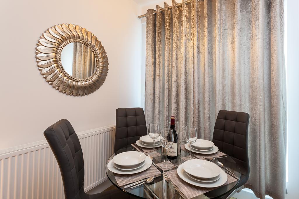Self-Contained Town Centre One Bedroom Apartments By Helmswood Serviced Apartments Редхил Екстериор снимка